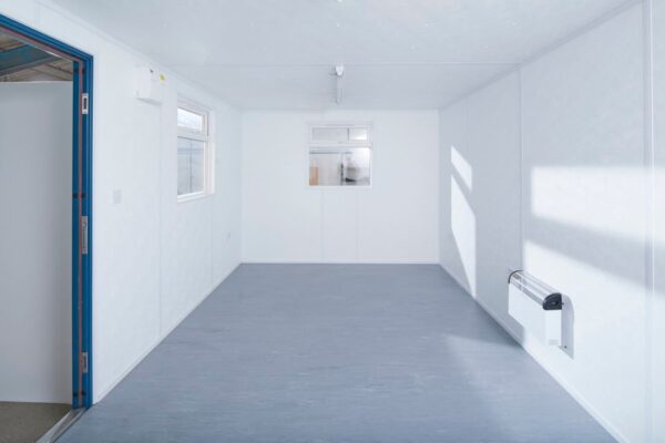 20x10-Jackleg-Office-inside-1-960x640-1.jpg 20ft x 10ft Jackleg Portable Site Office Cabin | Secure UK Welfare Unit