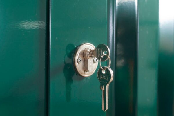 245-Space-Day2-2.5.18-2M-Green_Store_Detail1-960x640-1.jpg Powder Coated Flat Pack Storage Container | UK Sale