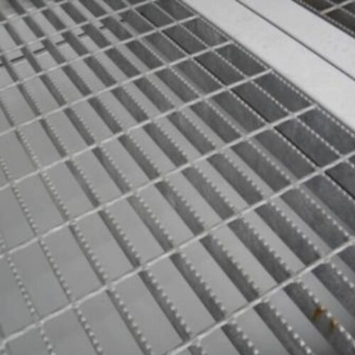 628-8ft-open-mesh-floor-2-hd.jpg 20ft x 8ft Open Mesh Floor Bunded Store - New One - Trip Build